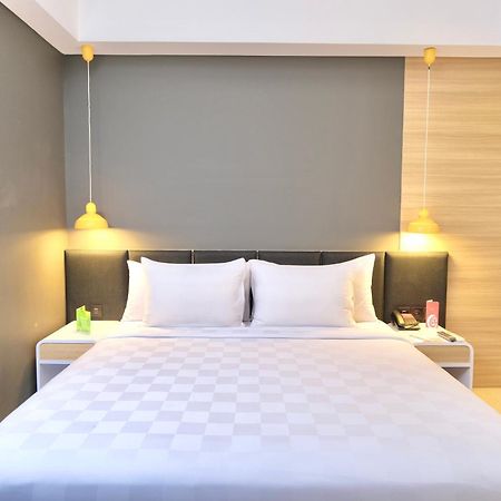 Hotel @Hom Semarang Simpang Lima Exterior foto