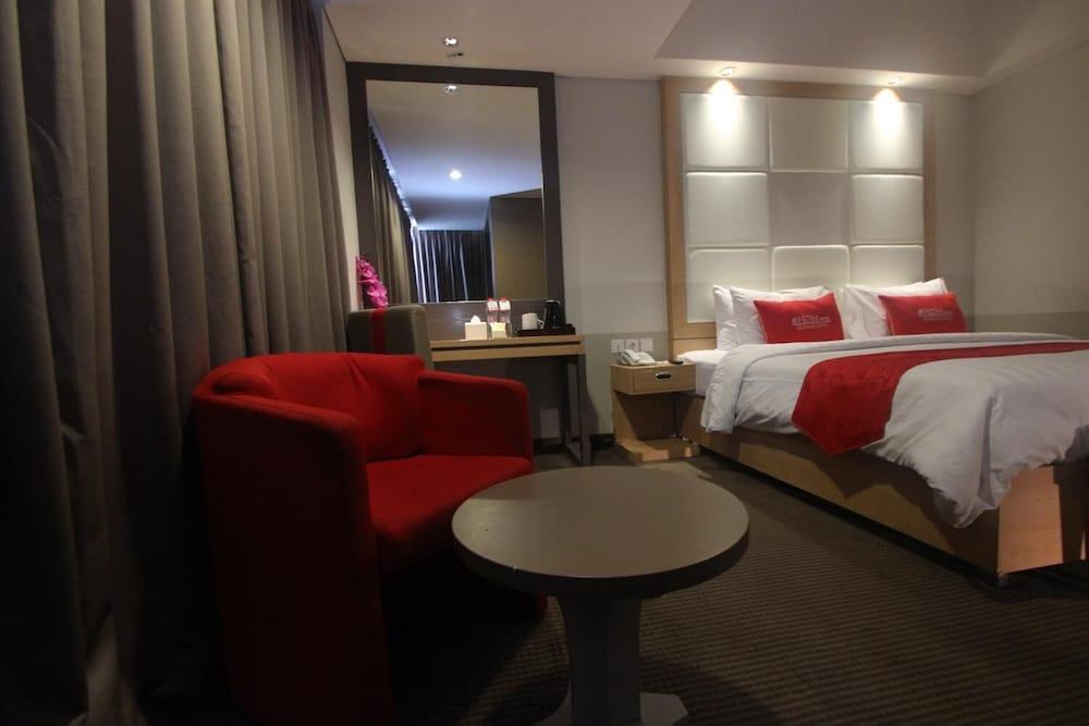 Hotel @Hom Semarang Simpang Lima Exterior foto